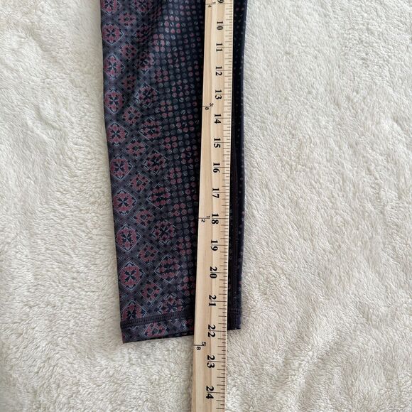 Prana Leggings Size S Roxanne Purple Geometric Pattern Cropped Athletic Mid-Rise - Picture 7 of 8
